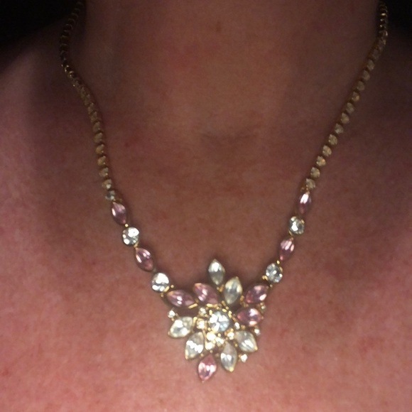 Gold Tone Rhinestone Necklace/Pearl Earring set - Picture 4 of 4